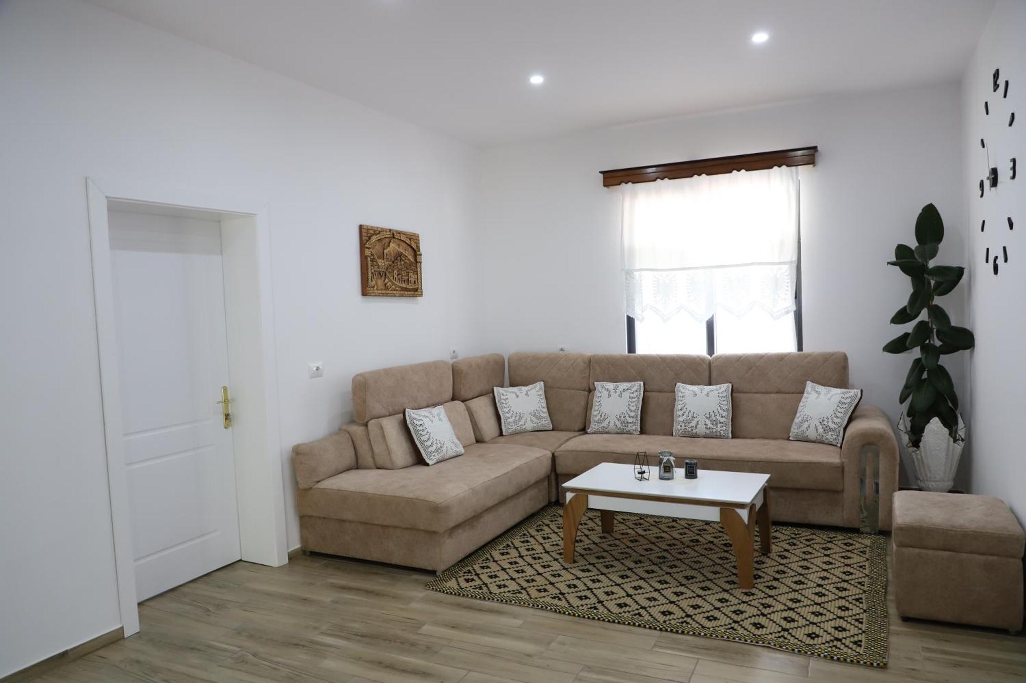 Vila Luen Berat Extérieur photo